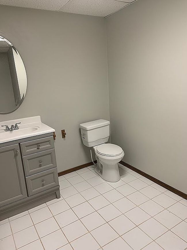Photo of 160 Crestwood Ct, Belpre, OH