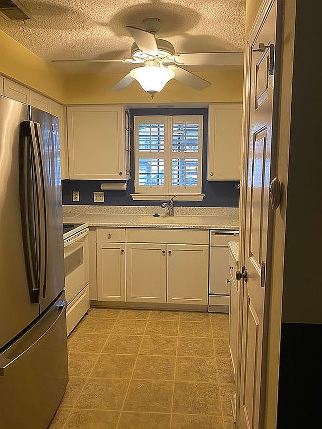 Photo of 67 Colony Park Dr, Savannah, GA