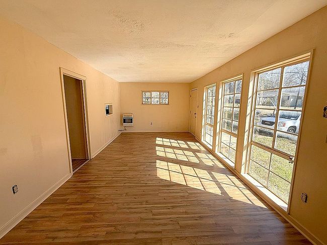 Image of 723 Glenmont Dr