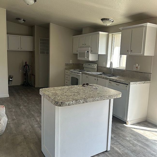 Photo of 1645 Lantana Ave, Richland, WA