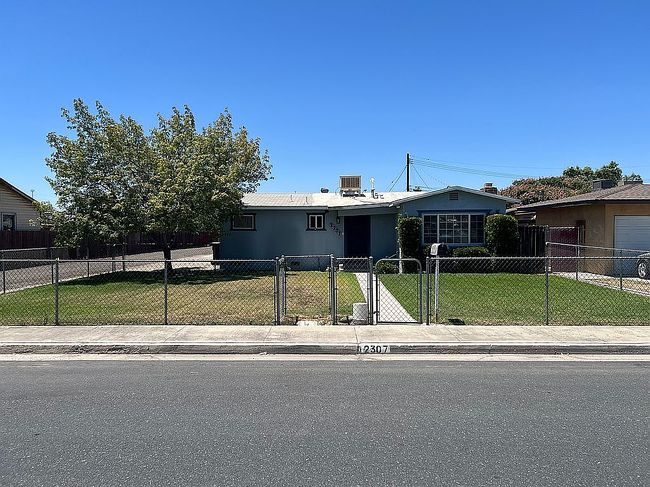 Photo of 2307 Oxford St, Delano, CA