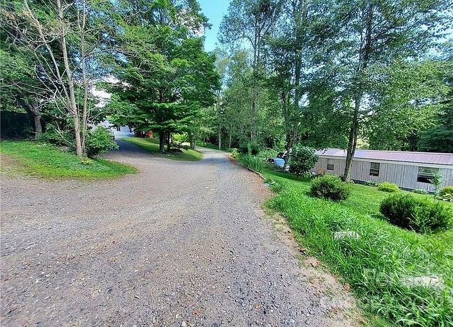 Photo of 30 Little Rock Rd, Newland, NC