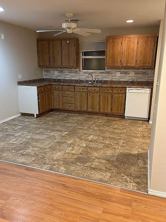 Image of 300 S Marion St