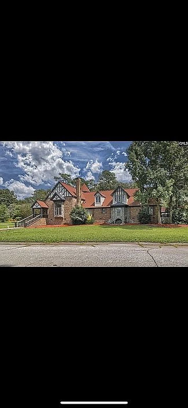 Photo of 10 Trotwood Dr, Columbia, SC