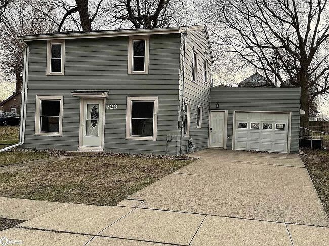 Photo of 523 10th Ave N