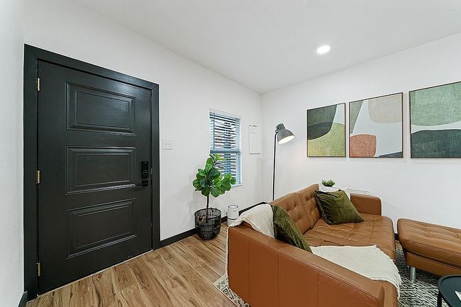 Additional photo 1 of property located at 306 Gabriel