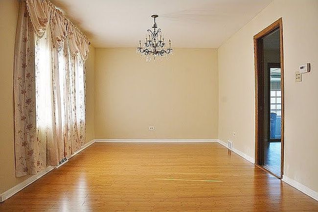 Photo of 7617 Sycamore Dr, Orland Park, IL