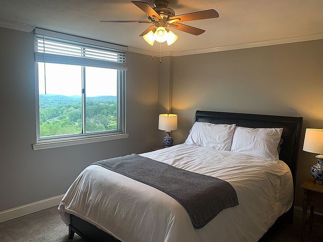 Image of 1131 Stringers Ridge Rd Apt 8B