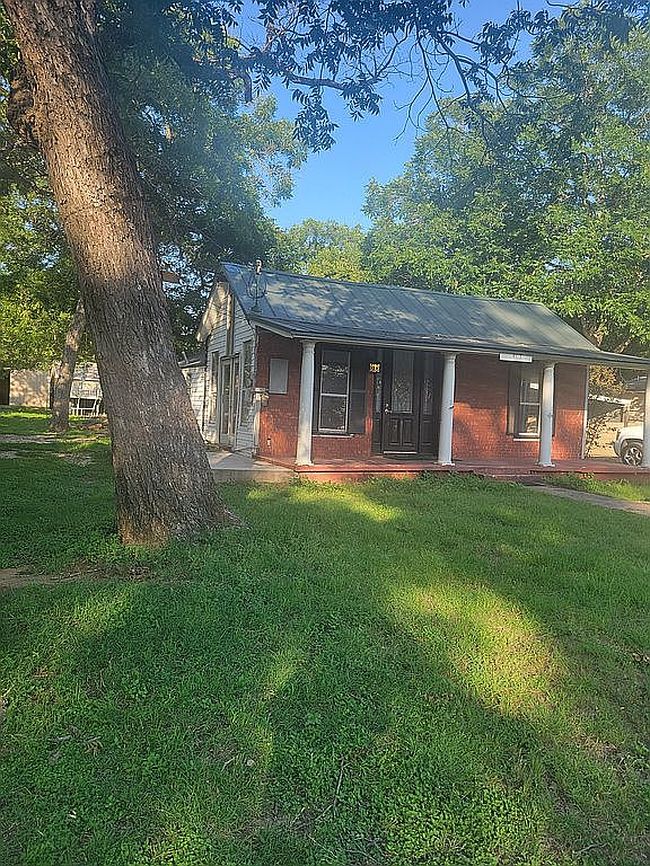 Image of 407 S Main St