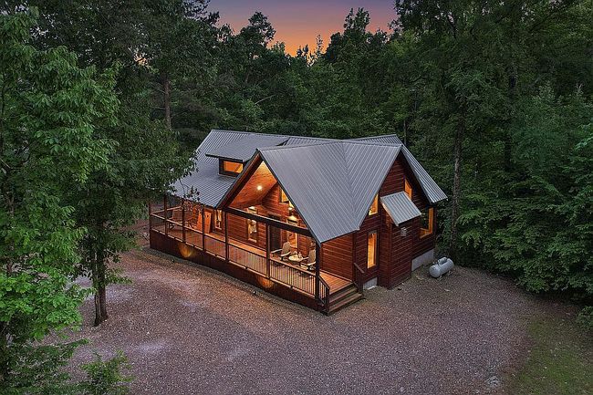 143 W Buggy Pine Trl, Broken Bow, OK