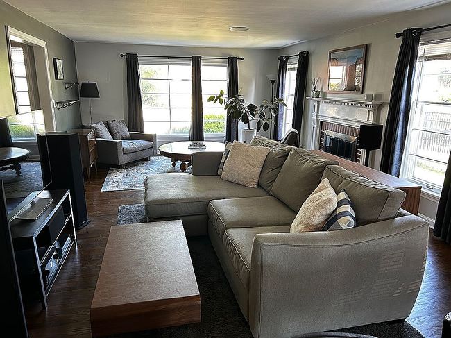 Photo of 1466 Parkwood Rd, Lakewood, OH