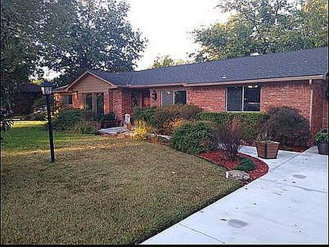 Image of 1248 S 105th East Ave