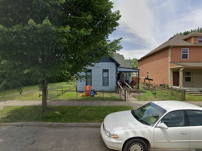 Photo of 32 S Oxford St, Indianapolis, IN