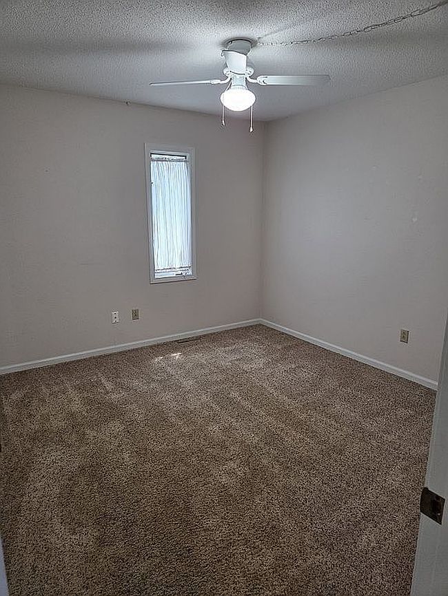 Photo of 23 Meadowpond Dr, Perrysburg, OH