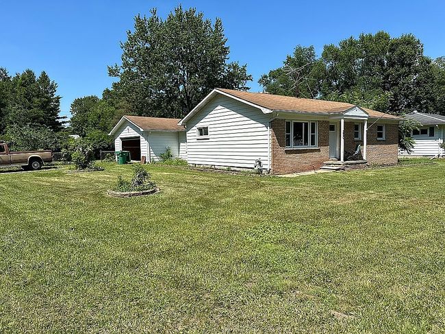 Photo of 220 Montague St, Van Buren Township, MI