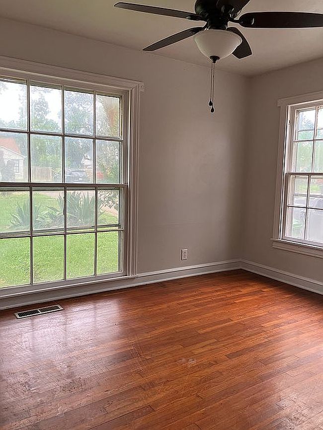 Additional photo 3 of property located at 2713 Pine Ave