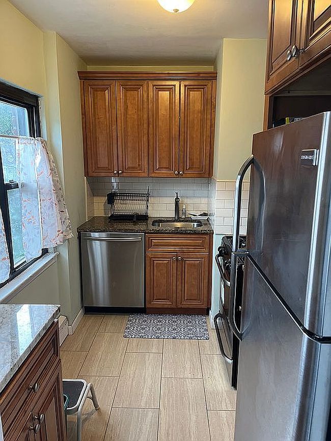 Photo of 55 Tulip Ave Apt 5-4, Floral Park, NY