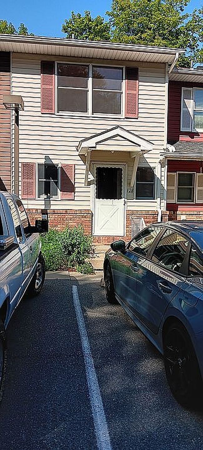 Photo of 128 Brook Dr, Hackettstown, NJ