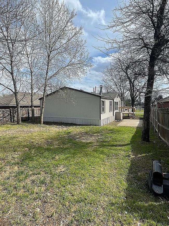 Image of 317 W 6th St