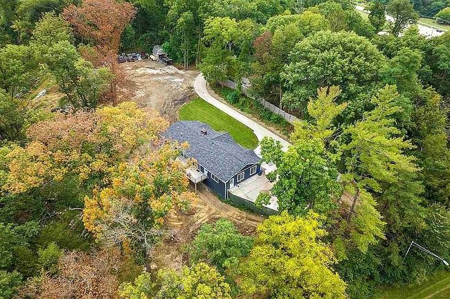 Image of 2040 N Dubuque Rd