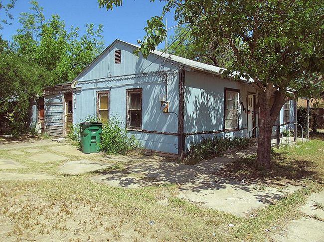 Image of 1717 S Irving St