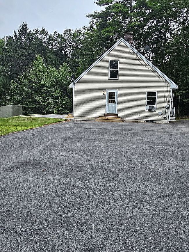 Photo of 141 Fort Point Rd, Alton Bay, NH
