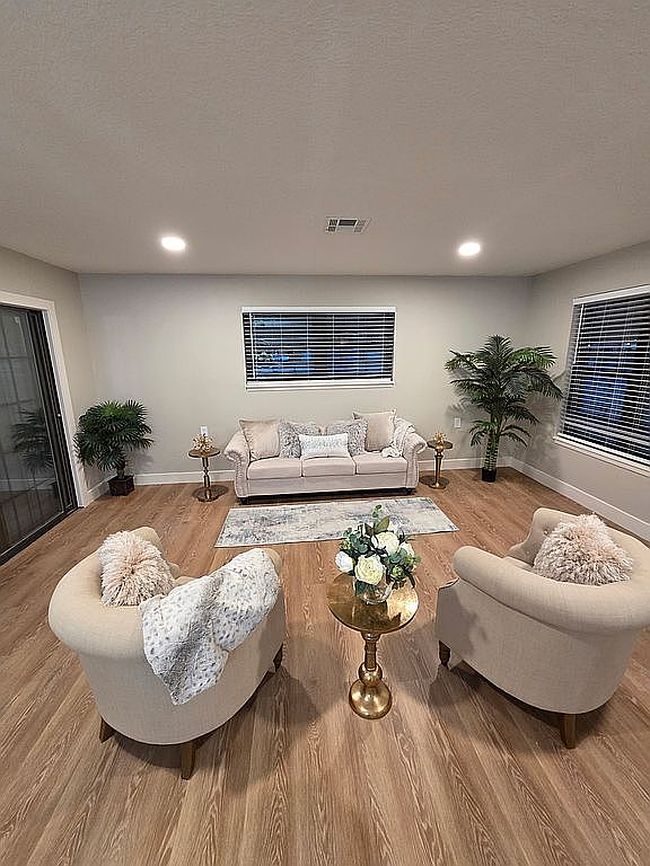 Photo of 502 Spring Dr