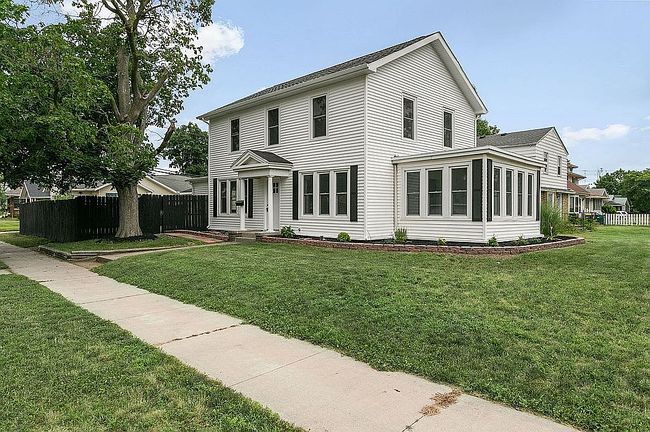 Additional photo 1 of property located at 104 N Victoria St