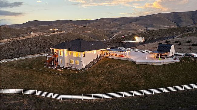 Photo of 21902 S 1522nd Pr Sw, Prosser, WA