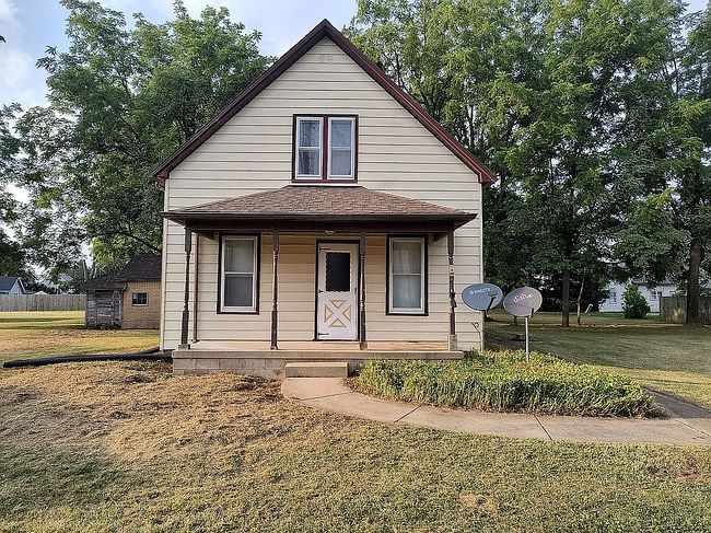 Photo of 105 W Lincoln St, Congerville, IL