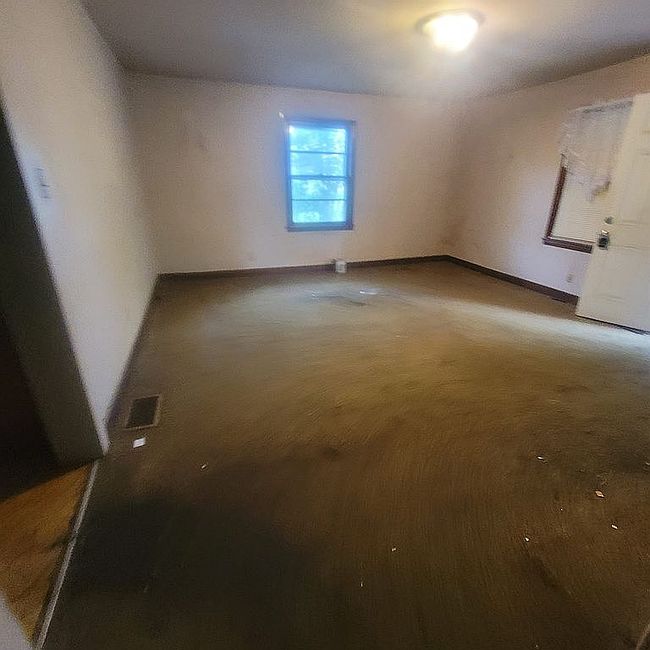 Image of 378 College St
