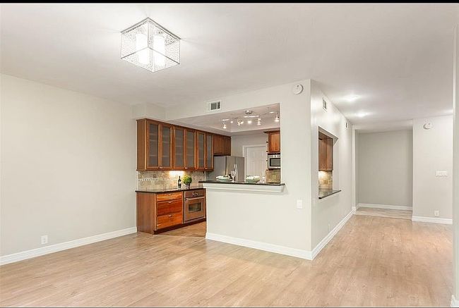 Photo of 271 Litchfield Ln, Houston, TX