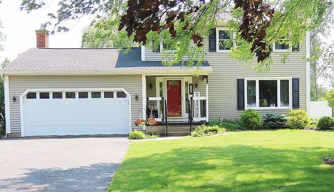 Photo of 198 Continental Dr, Lockport, NY