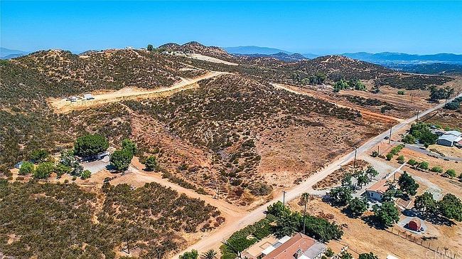 Photo of 33602 Lynx Rd, Menifee, CA