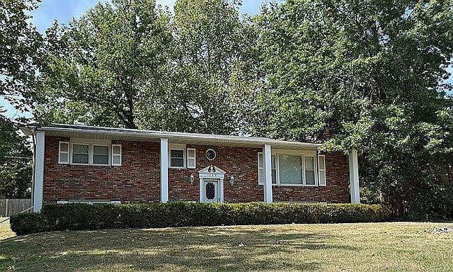 1225 S Fairview Rd, Columbia, MO