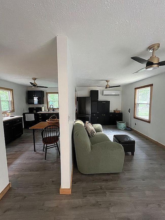 Photo of 318 Woodland Dr, Mammoth Cave, KY