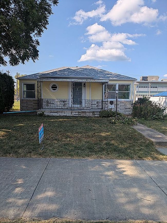 Photo of 1405 Broadway