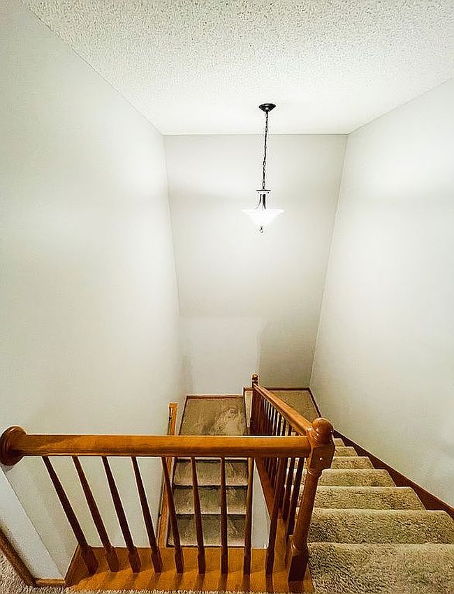 Photo of 10174 Indigo Dr, Eden Prairie, MN