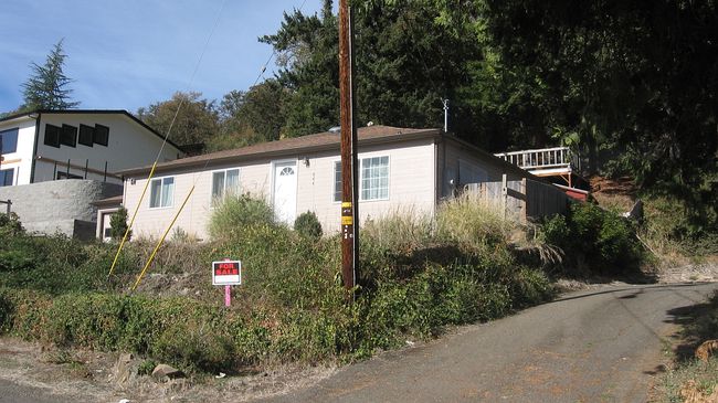 Image of 944 Nw Hill Ave