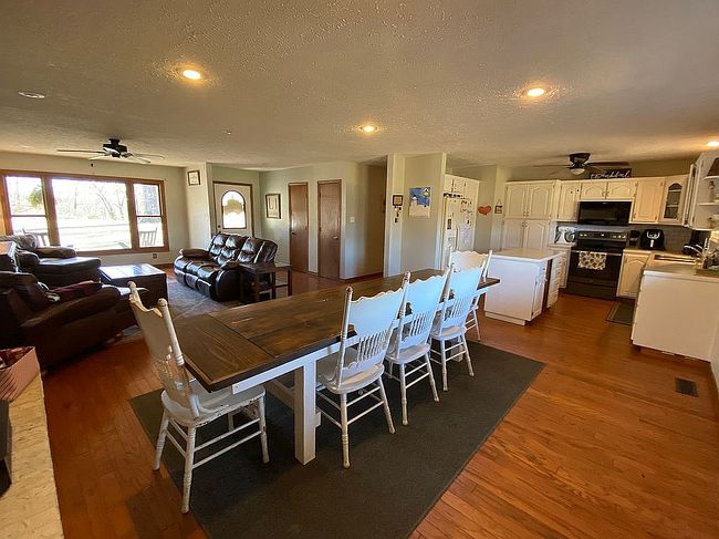 Image of 1162 Marion Country #7023