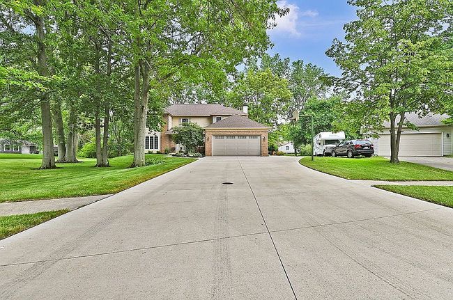 Photo of 34790 Timberview Dr, Avon, OH