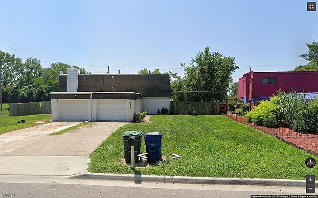 Photo of 3621 Brush Creek Dr, Lawrence, KS