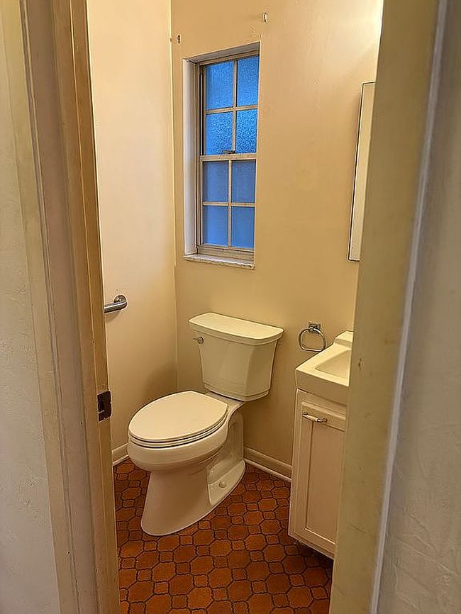 Photo of 2110 Nw 46th St, Gainesville, FL