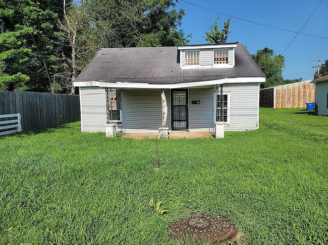 Additional photo 3 of property located at 621 N High St