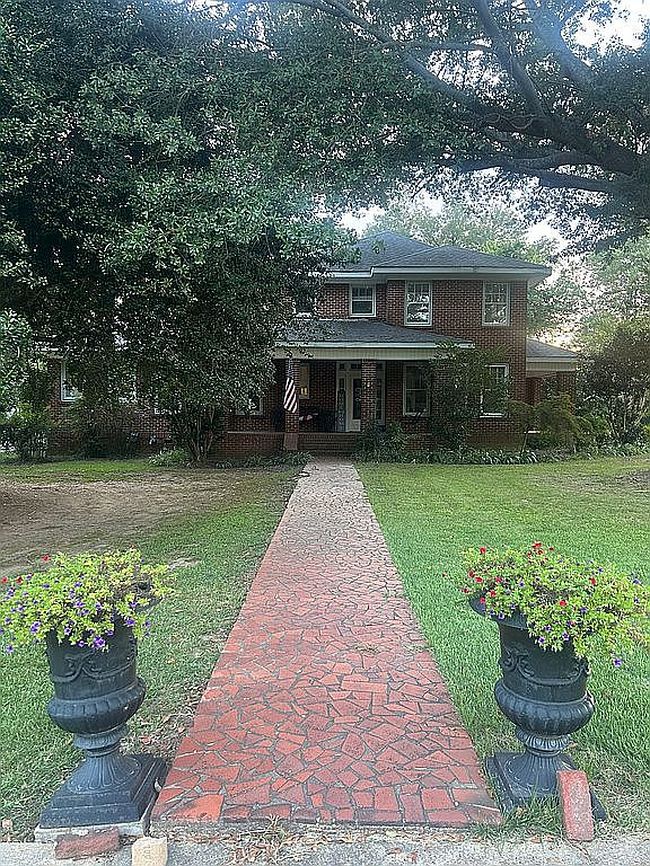 Photo of 44 Railroad St