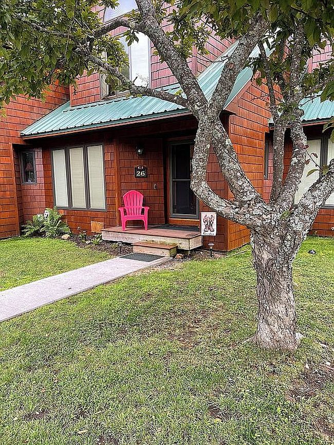 Photo of 26 Rocky Point Cir Apt G4, Inlet, NY