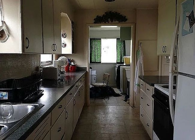 Image of 11 E 5th Ave