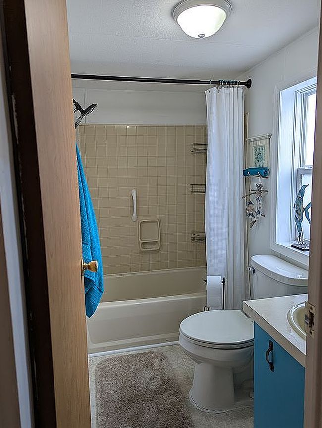 Image of 162 Shoreline Dr E