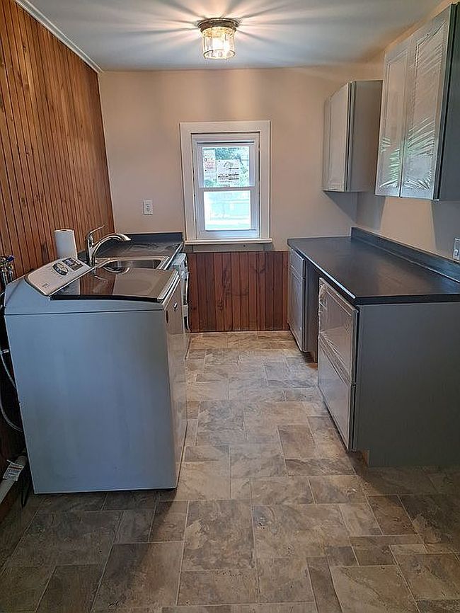 Preview of property located at 42 Whitman Rd