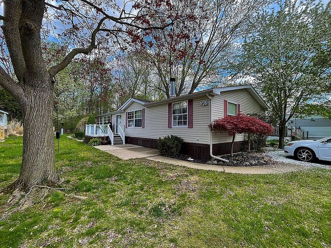 Image of 385 Maple Ln